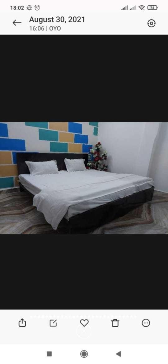 מיראט Oyo Hotel Hastinapur Palace מראה חיצוני תמונה