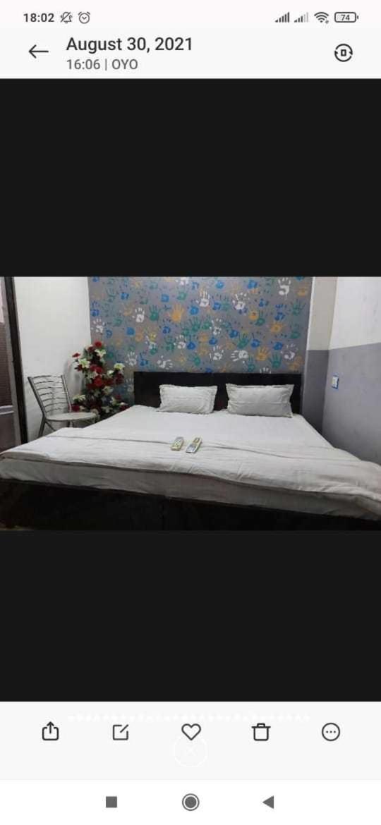 מיראט Oyo Hotel Hastinapur Palace מראה חיצוני תמונה