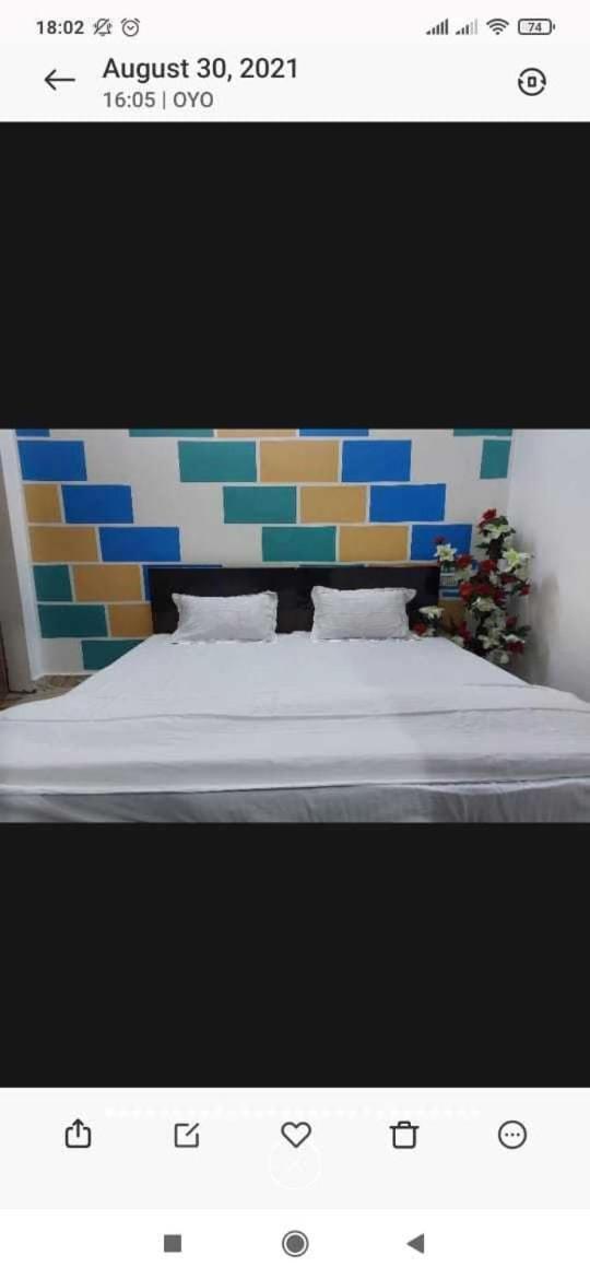 מיראט Oyo Hotel Hastinapur Palace מראה חיצוני תמונה